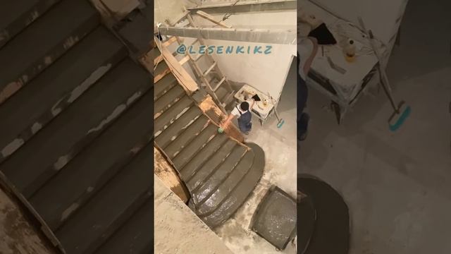 Огромная лестница из монолитного железобетона в #уральск смотреть онлайн