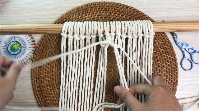DIY MACRAME TUTORIAL | HOW TO MAKE MACRAME COASTER - HEART SHAPE смотреть онлайн