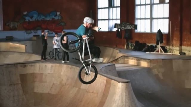 Как сделать инверт на BMX (How to Invert BMX) смотреть онлайн