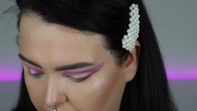 Новая коллекция Beauty Bomb Doll House... и странные знаки смотреть онлайн