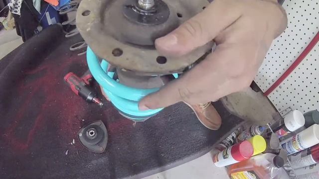 Scion xB: How To Install Lowering Springs смотреть онлайн