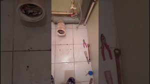 Ржавые болты на унитазе, демонтаж