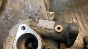 Китайская и оригинальная турбина Suzuki Jimny jb23w 0,7 2000 год