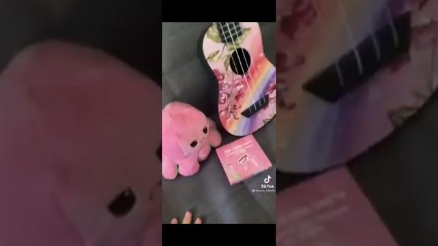 ФИРМЕННОЕ УКУЛЕЛЕ ОТ АЛЁНЫ ШВЕЦ | Tik Tok смотреть онлайн