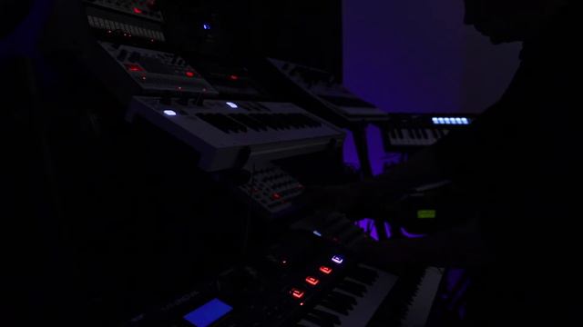 Ambient Arpeggiators смотреть онлайн
