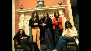 Deep Purple -   Chasing Shadows (with lyrics).