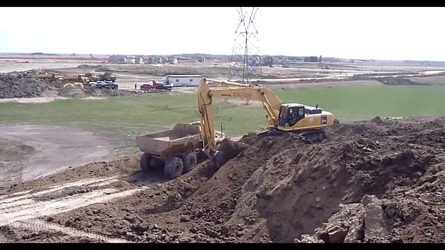 Komatsu PC400-7 смотреть онлайн