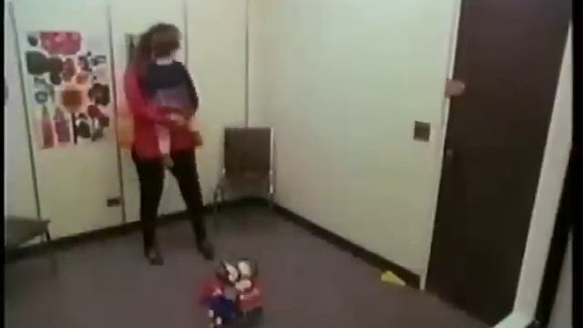 Secure, Insecure, Avoidant Ambivalent Attachment in Mothers Babies смотреть онлайн