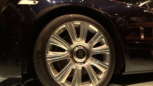 Rolls Royce Dawn vs Mercedes Benz S Class Convertible - Frankfurt Motor Show 2015 смотреть онлайн