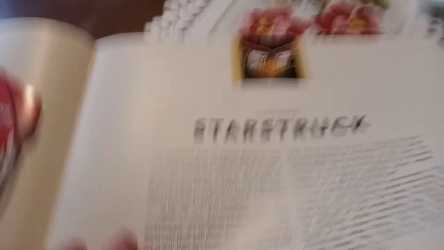 Angry Birds Hatching a universe art book flip through смотреть онлайн