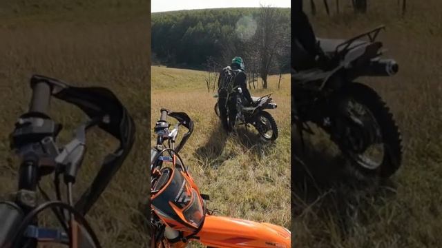 Штаны порвал. подписываемся на канал сделаем 13к. #эндуро #рекомендации #подписываемся смотреть онлайн