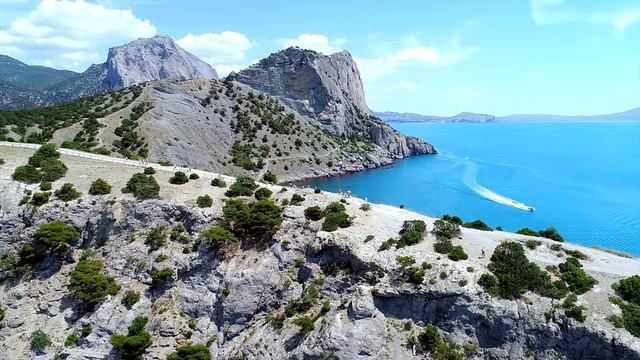 Crimea / Russia / The trail of Prince Golitsyn. Крым / Новый Свет / Тропа князя Голицына / 4К смотреть онлайн