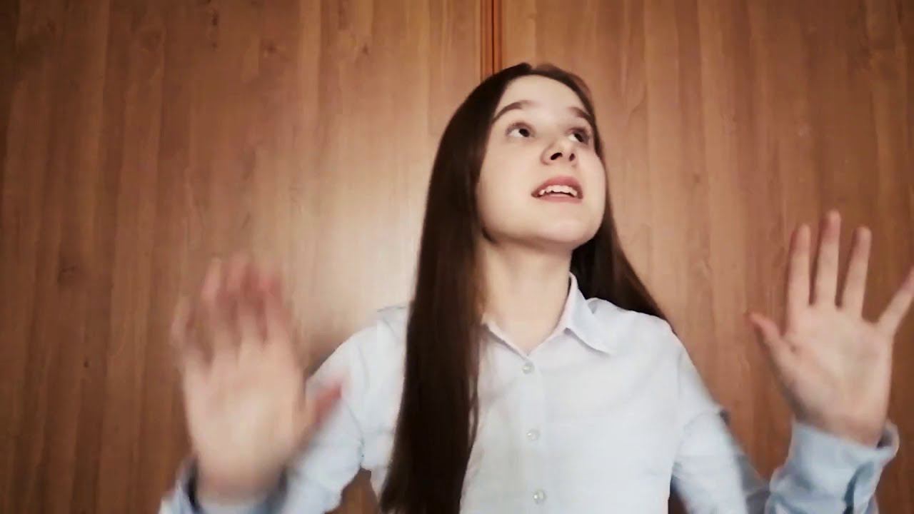Вероника Янчик читает стихотворение Софии Багдасарян "Великий космос" смотреть онлайн