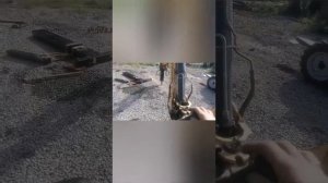 как выбить намертво захряший палец.