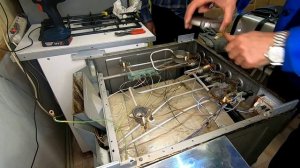 Gorenje газовая плита, отпускаешь ручку, тухнет.