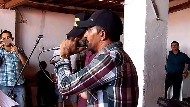 Aboiadores Chico Justino & Cícero Mendes homenageiam os grandes repentistas do nordeste смотреть онлайн
