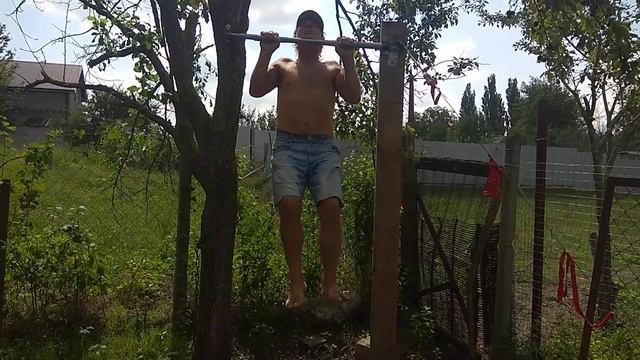 Подтянулся на турнике больше двух раз! Ура!!! Теперь буду регулярно делать подтягивания. смотреть онлайн