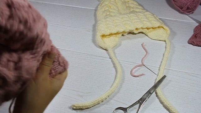 Вязание шапочки с ушками зайца в комплекте со снудом. Часть 2.Knitting of a hat with ears of snudy. смотреть онлайн