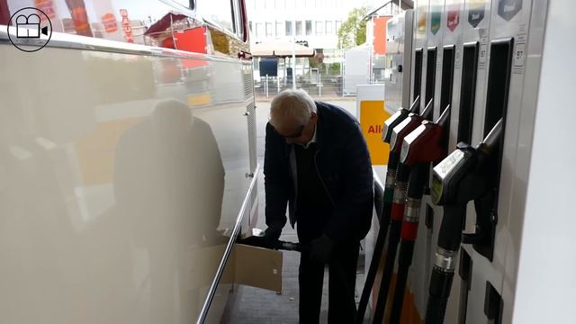 Z 61-letnim avtobusom Mercedes-Benz O 321 H v Stuttgart in nazaj смотреть онлайн