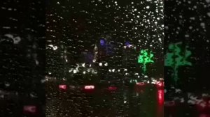 В городе медленно гаснут огни