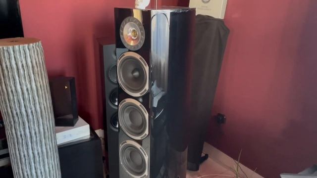 Mark Levinson No.5101, Jadis I35, Triangle Magellan Quatour. Www.nlaudio.hu