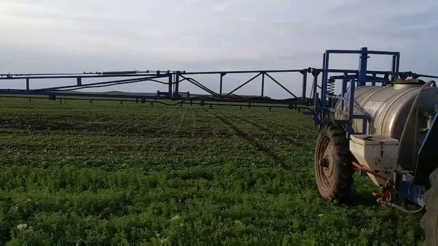 Опрыскивание подсолнуха Трактор МТЗ 82.1/Газуем смотреть онлайн