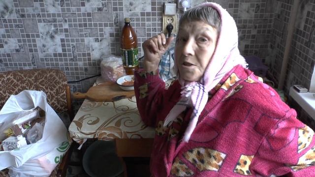 Помощь одинокой пожилой женщине в Горловке от жителей Москвы смотреть онлайн