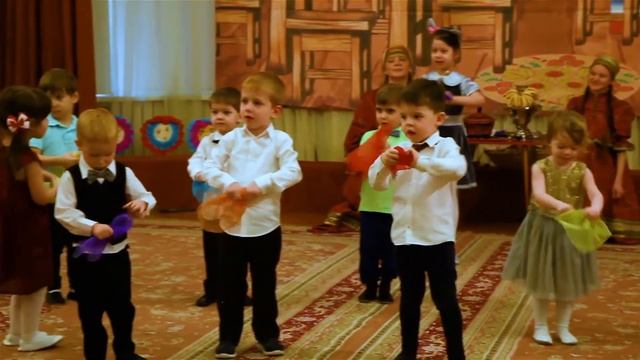 Танец-забава с платочками "Стирка" смотреть онлайн