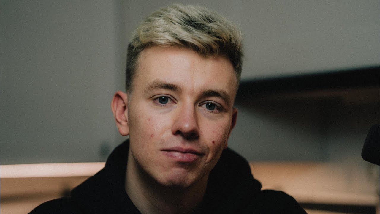 Книжный чел – возможна ли вечная жизнь? / "Сделано с нуля" подкаст 061 смотреть онлайн