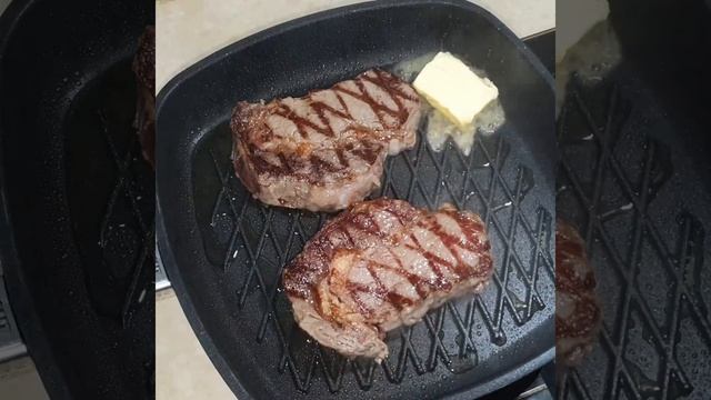 How to cook a rib eye steak perfectly at home with pan, no grill needed!!! смотреть онлайн