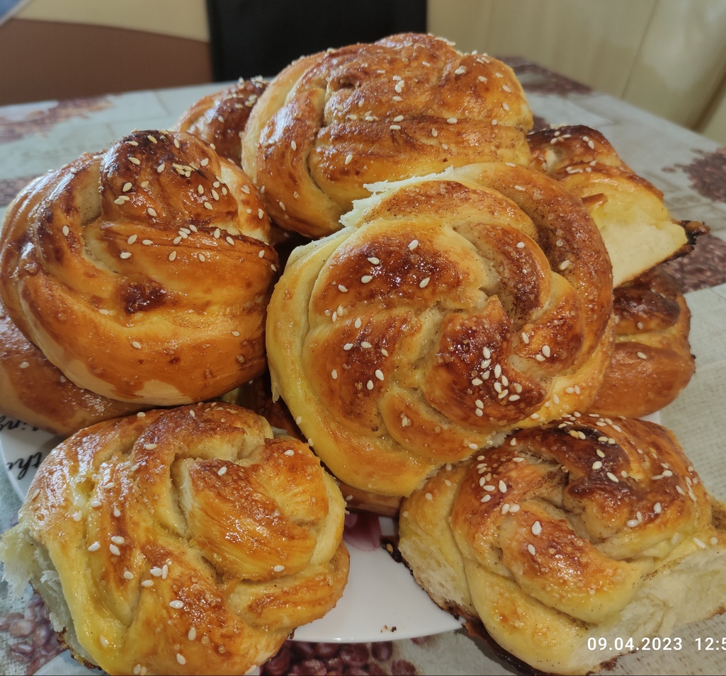 Сладкие розочки)))) как делать тесто, на другом видео... Приятного аппетита.. смотреть онлайн