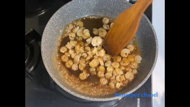 Вкусные жареные креветки в соевом соусе