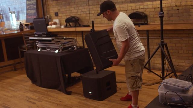 Meet Electro-Voice's ELX200 portable loudspeaker family смотреть онлайн
