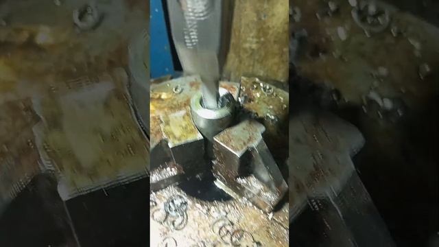 долбления квадратного отверстия смотреть онлайн