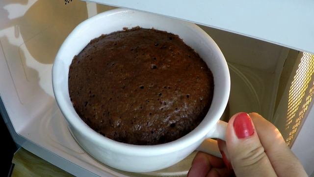 Bolo de caneca de Chocolate Molhadinho смотреть онлайн