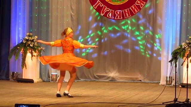 Русско - народный танец. Каблучок.студия Байсан смотреть онлайн