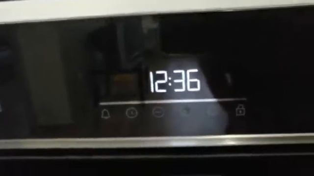 Видеообзор. Встраиваемый электрический духовой шкаф Beko BBIR13300XC смотреть онлайн