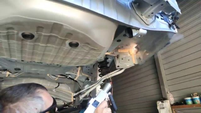 Чистка лазером днища авто От ржавчины смотреть онлайн