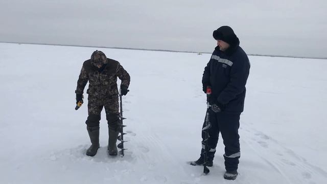 Деволт VS Алиэкспресс. Два шуруповерта для ледобура. смотреть онлайн