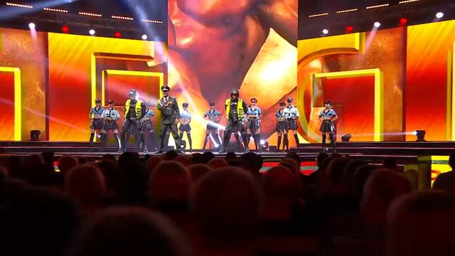 "Auksiniai svogūnai 2019" - Policijos generalinio komisaro L. Pernavo daina смотреть онлайн