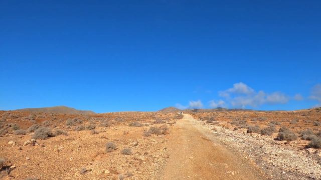 Hiking PICO DE LA ZARZA - Fuerteventura Highest Peak - Canary Islands (4K) смотреть онлайн