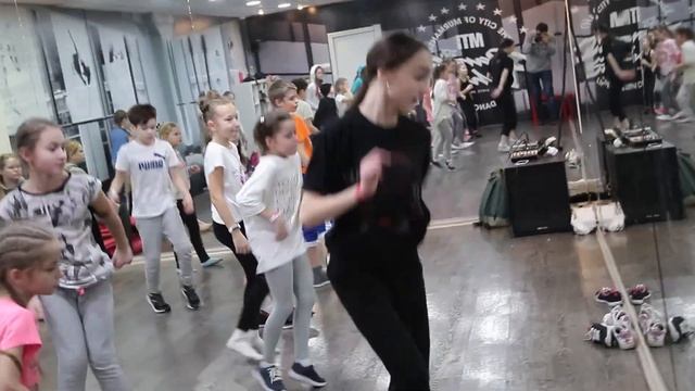 Танцы в лагере - Dance Camp 8 в школе танцев MTI Dance School -(2019) смотреть онлайн