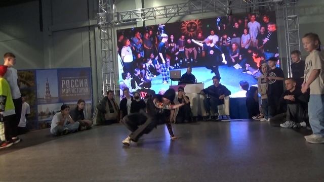 Hip-hop в массы 2023. Финал. #B_girl_Akita vs B-girl Саша смотреть онлайн