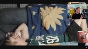 Мэддисон смотрит "Ваномас - 15 лет на Ютуб" и "Озон. Вечерние посиделки"