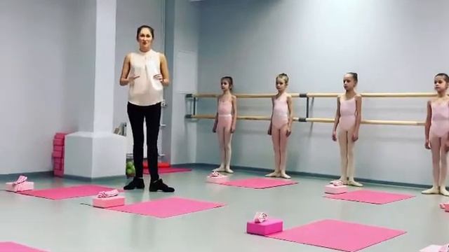 «Развитие выворотности» DA Ballet. смотреть онлайн