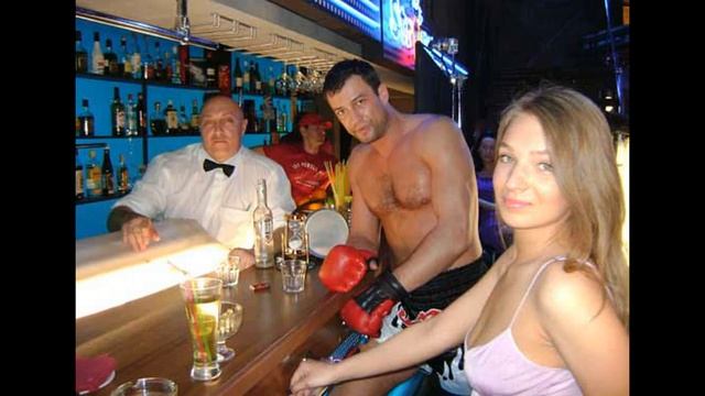 АНДРЕЙ ЧЕРНЫШОВ- ДЛЯ ЧЕГО И ПОЧЕМУ ОН 10 ЛЕТ СКРЫВАЛ ЖЕНУ УВЕРЯЯ ВСЕХ - ЧТО ОН ЗАКОРЕНЕЛЫЙ ХОЛОСТЯК смотреть онлайн