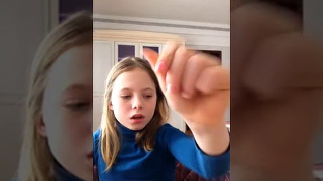 Трескающийся маникюр смотреть онлайн