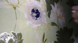 Как закрепить розетку в бетонной стене, если она постоянно вываливается.