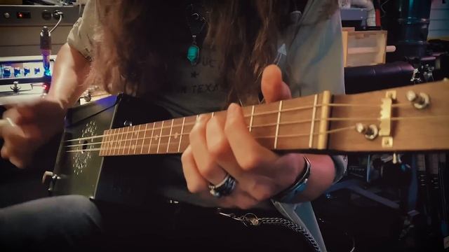 "Gimme Back My Bullets" on AMMO BOX GUITAR! - Lynyrd Skynyrd Guitar Cover смотреть онлайн