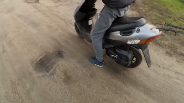 УМРИ,НО НА ЗАДНЕМ ВАЛИ! смотреть онлайн